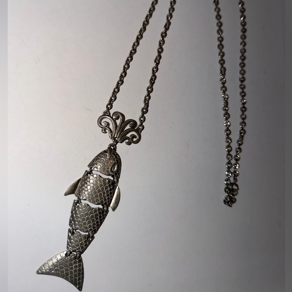 Vtg Articulated Silver-Tone Fish Long Necklace